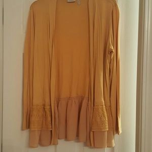 Logo medium new top with lacy ruffles